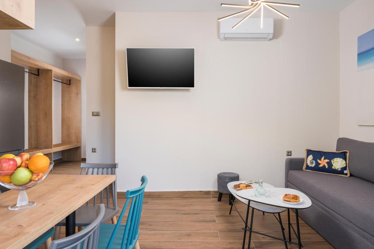 Aequor Luxury Rooms & Apartments 카토다라초 외부 사진